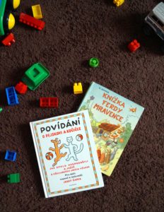 Flatlay dětské knihy